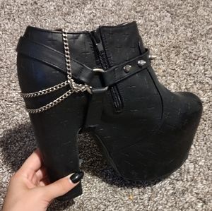CROSSED OFF platform bootie by Iron Fist